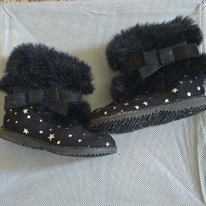 OshKosh B'gosh Black Cozy Studded Boots
